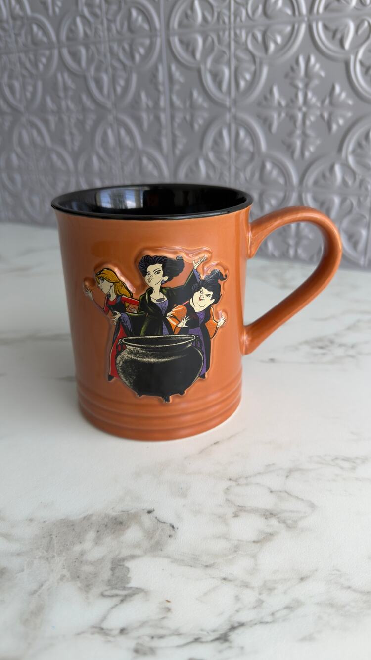 Disney Hocus Pocus Sanderson Sisters Mug I Smell Children Ceramic 16 oz NEW